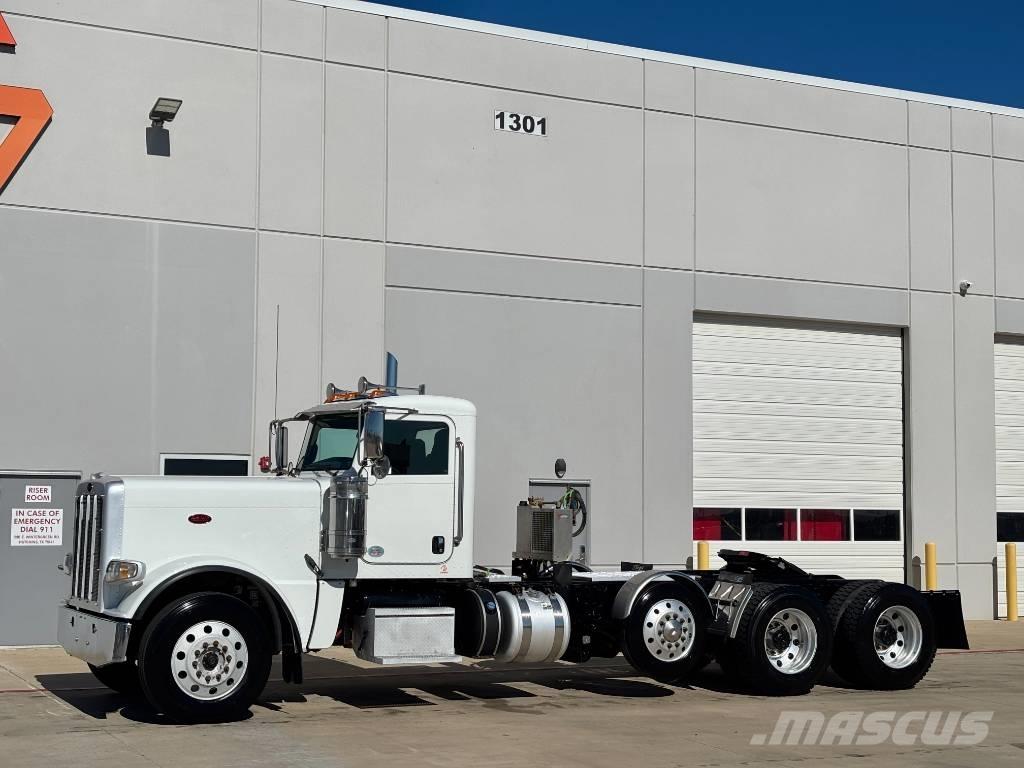 Peterbilt 389 Trekkers
