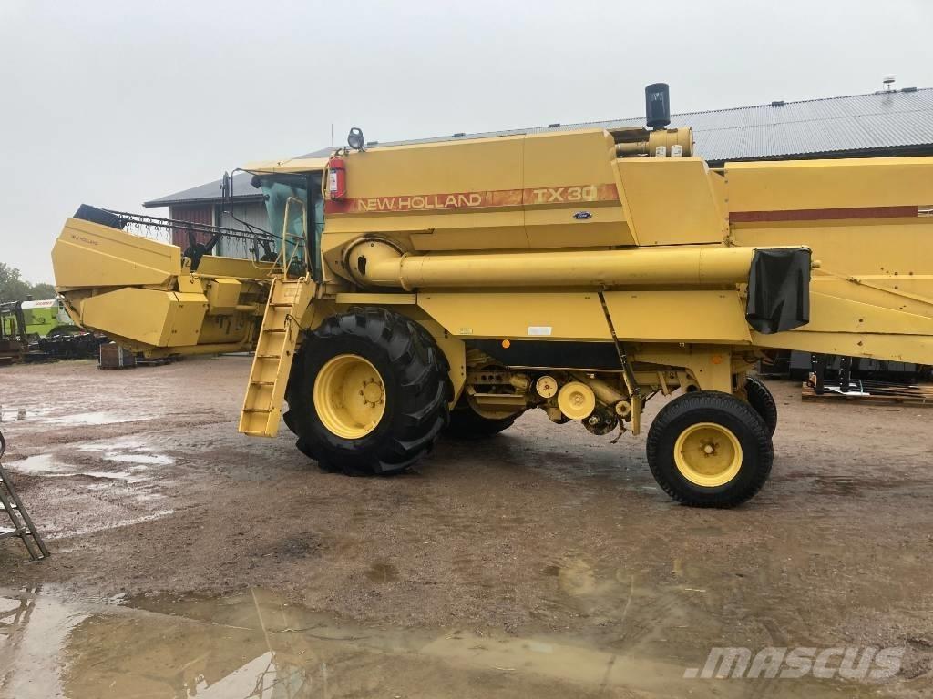 New Holland TX 30 Maaidorsmachines