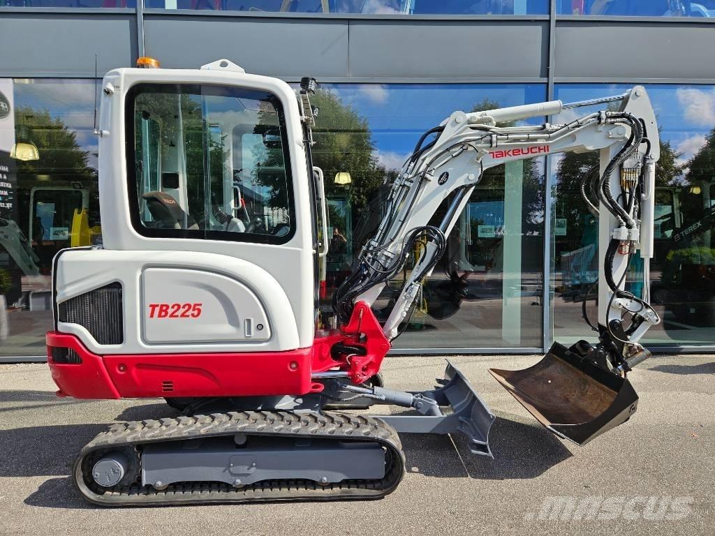 Takeuchi TB 225 Minigraafmachines < 7t