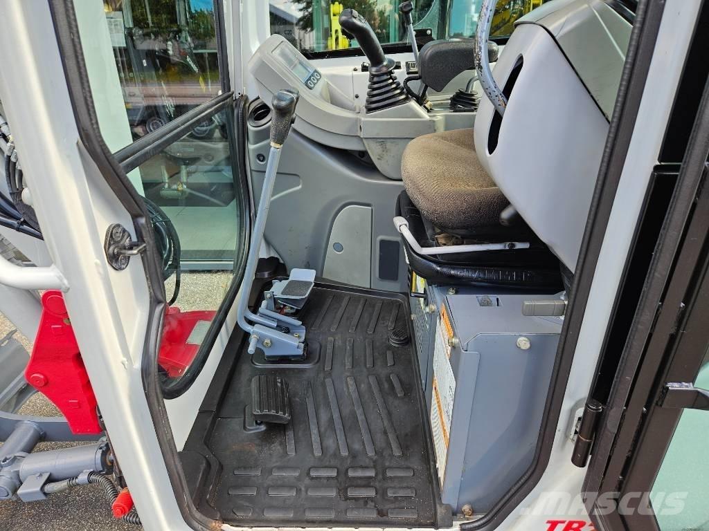 Takeuchi TB 225 Minigraafmachines < 7t