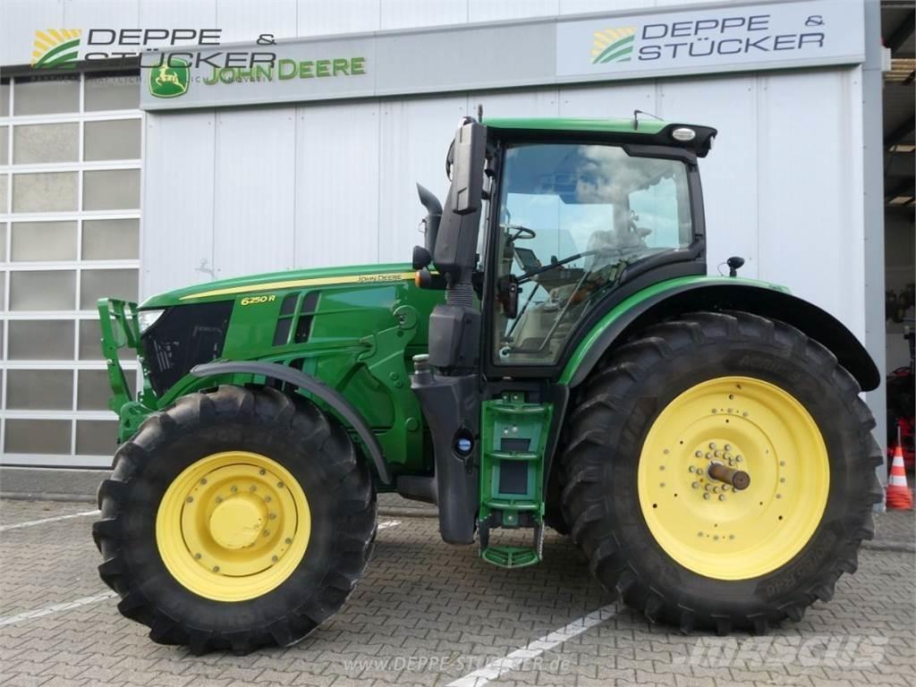 John Deere 6250R Tractoren