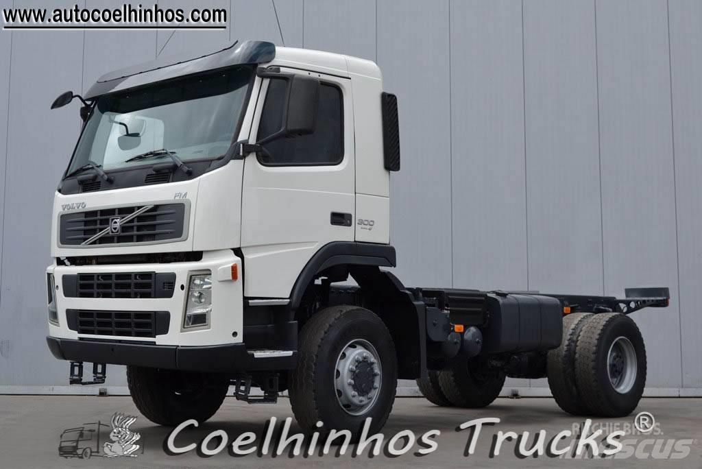 Volvo Fm 300  4x4 Chassis met cabine