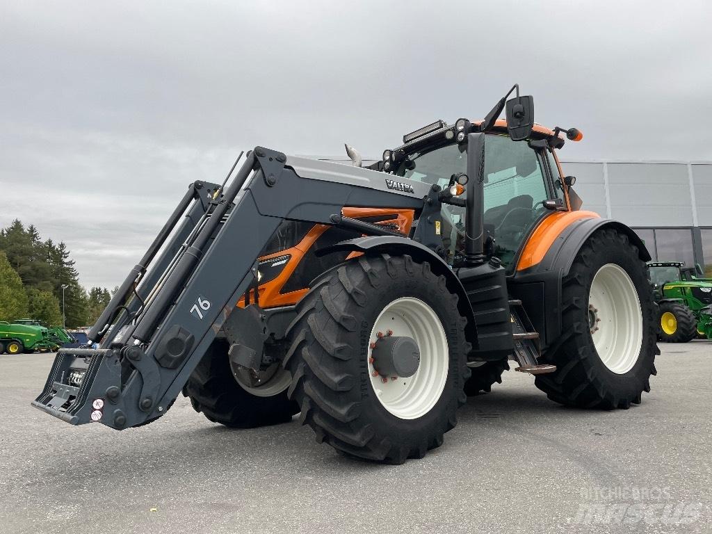 Valtra T174 Tractoren