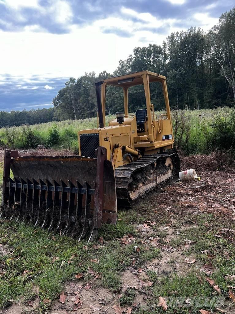 CAT D 3 B Rupsdozers