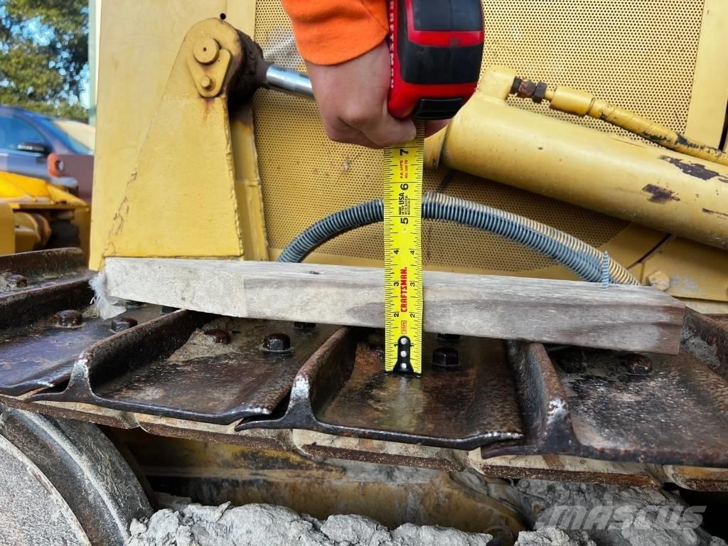 CAT D 3 B Rupsdozers