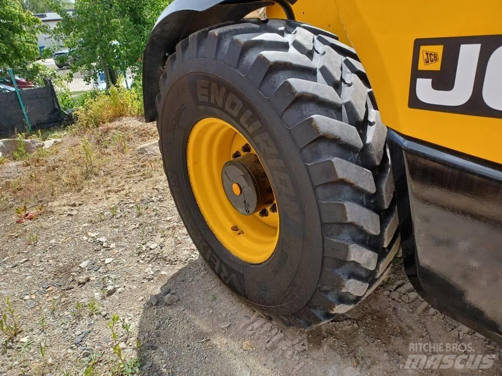JCB 560-80 Agri Plus Verreikers