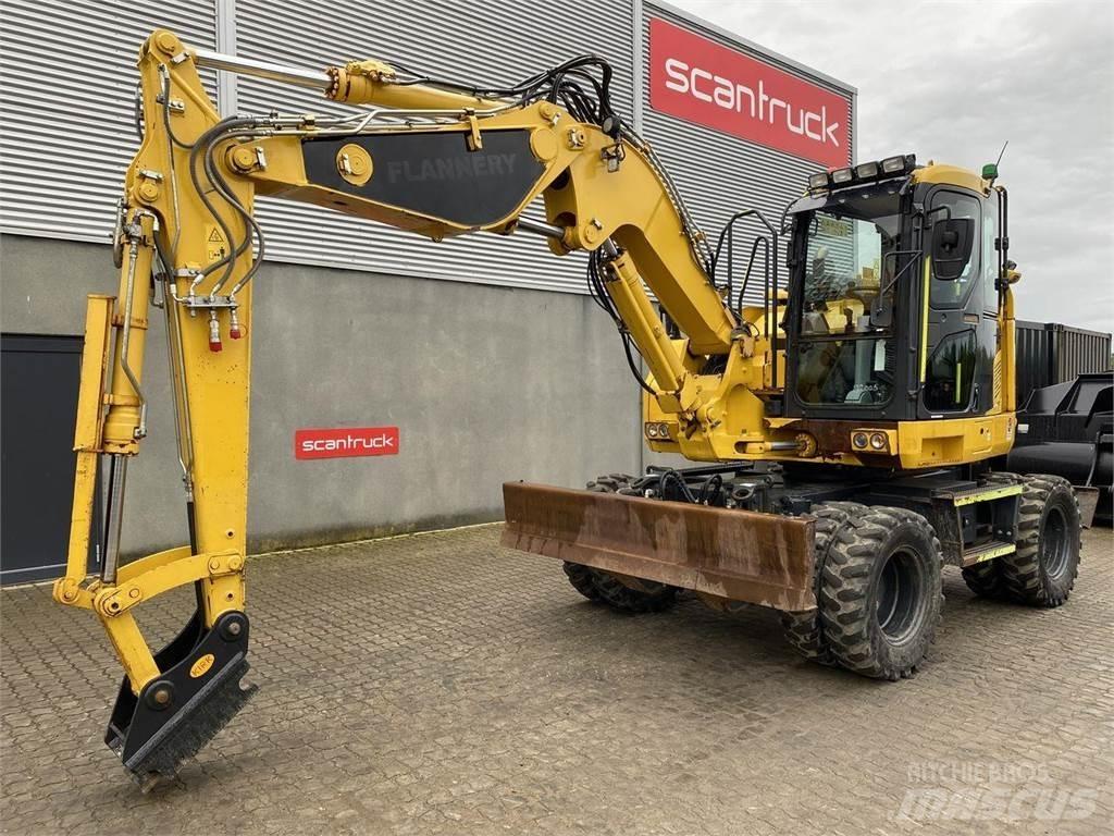 Komatsu PW118MR-11 Wielgraafmachines