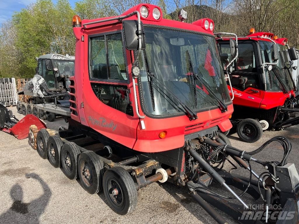  Pisten Bully 200 Sneeuwschuivers en -ruimers