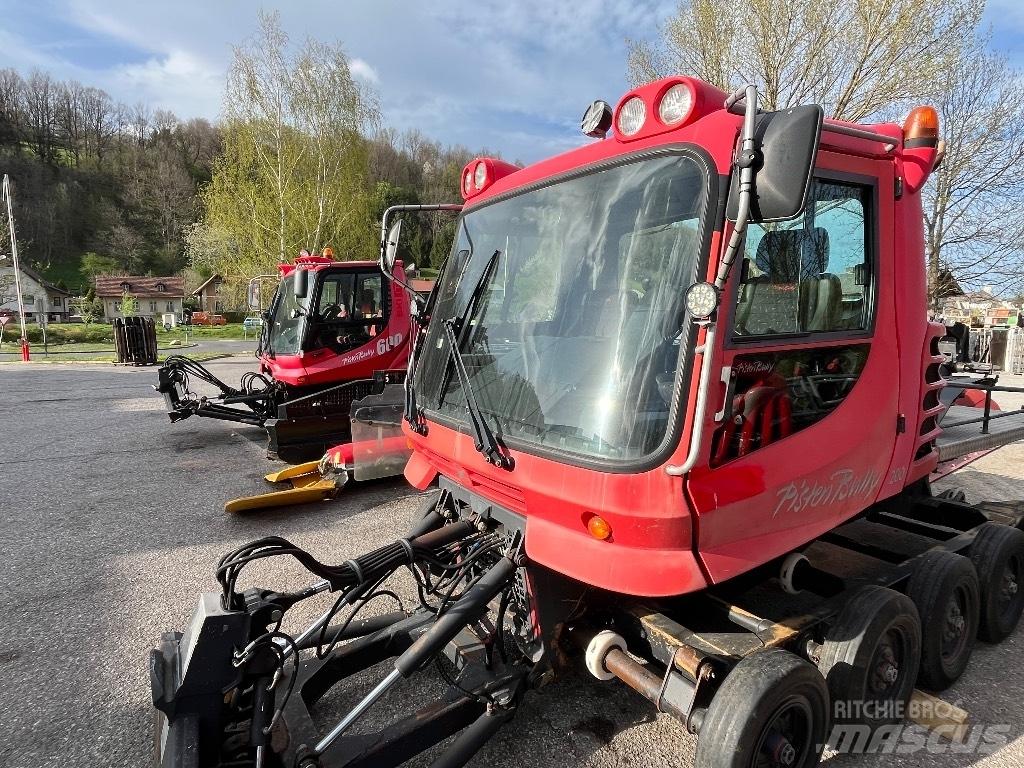  Pisten Bully 200 Sneeuwschuivers en -ruimers
