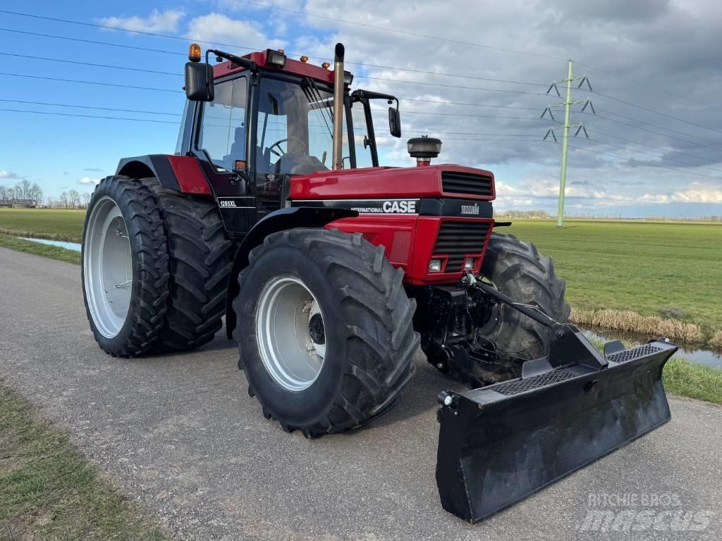 Case IH 1255 XL Tractoren