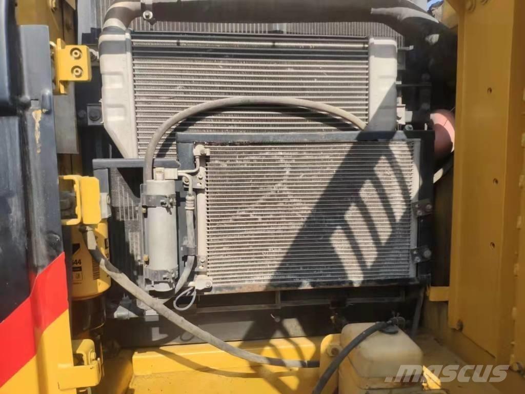 CAT 320 B Rupsgraafmachines