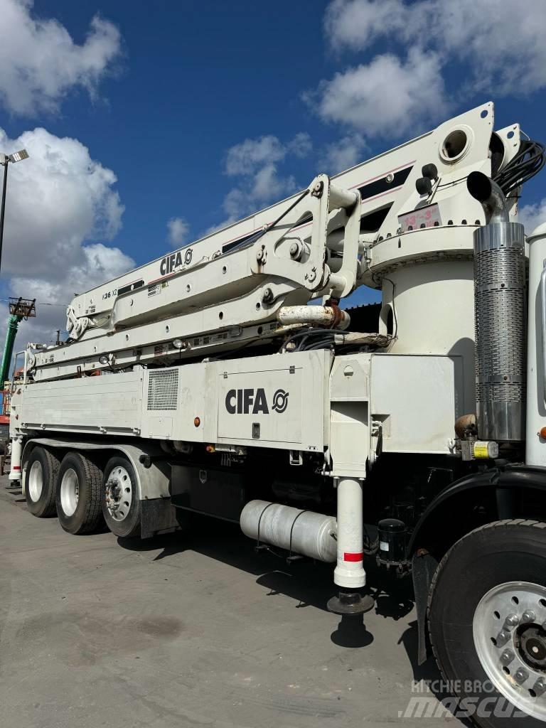 Mack MR 688 S Anders