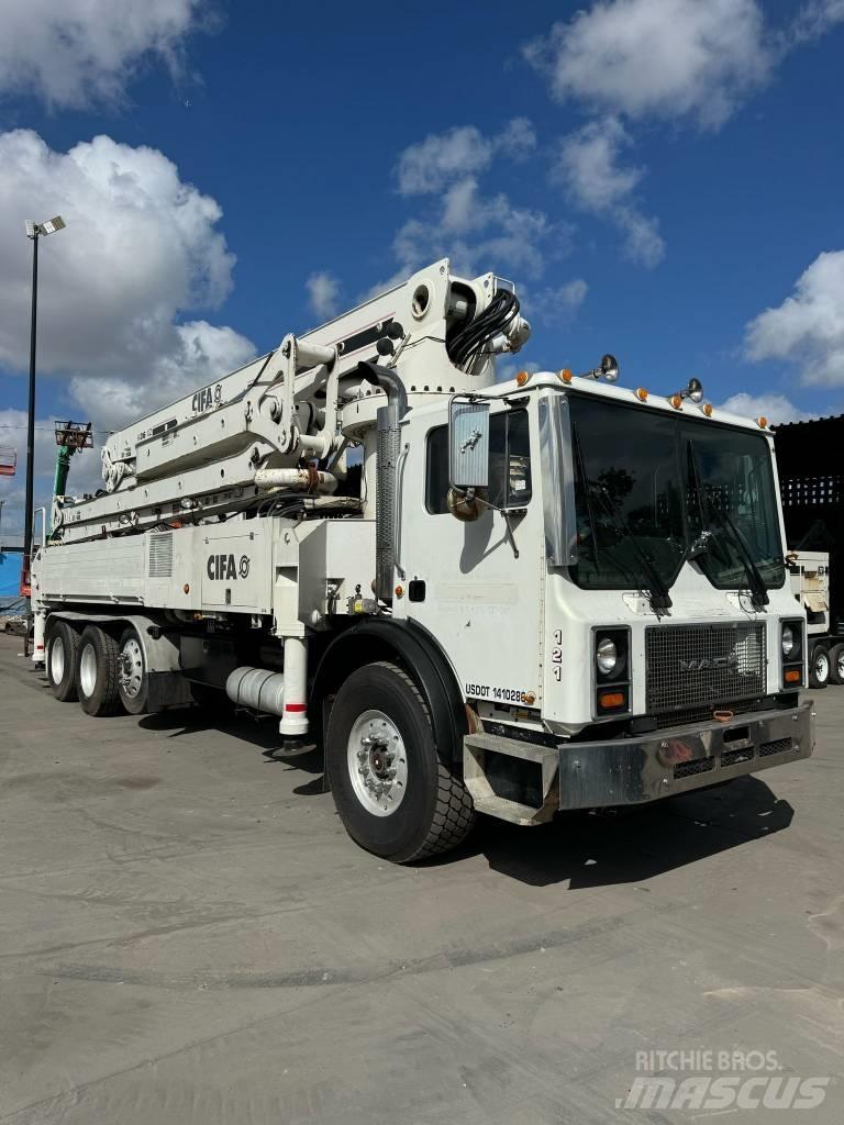 Mack MR 688 S Anders