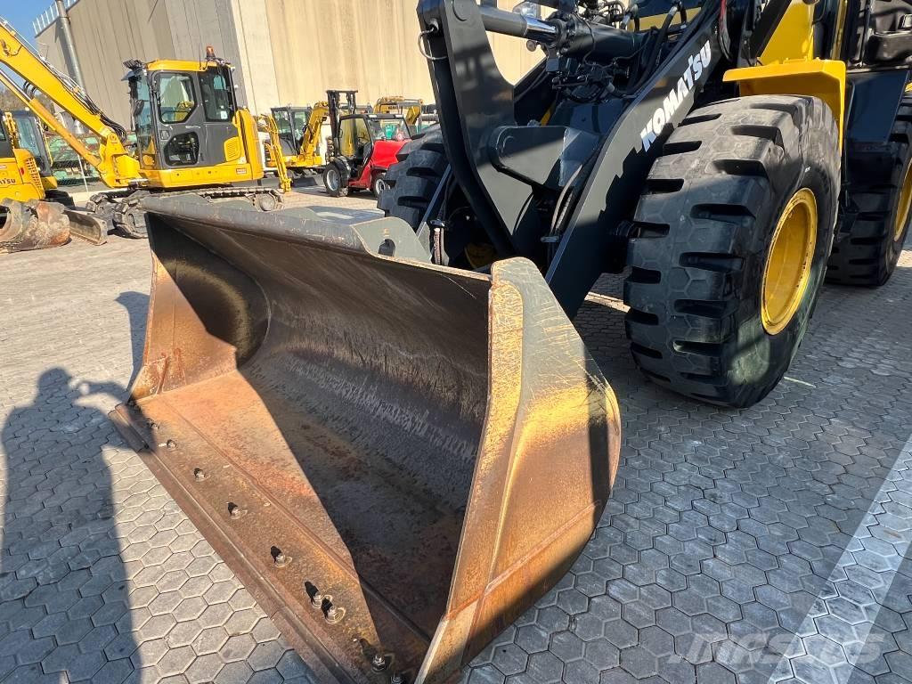 Komatsu WA 250 PZ-6 Wielladers