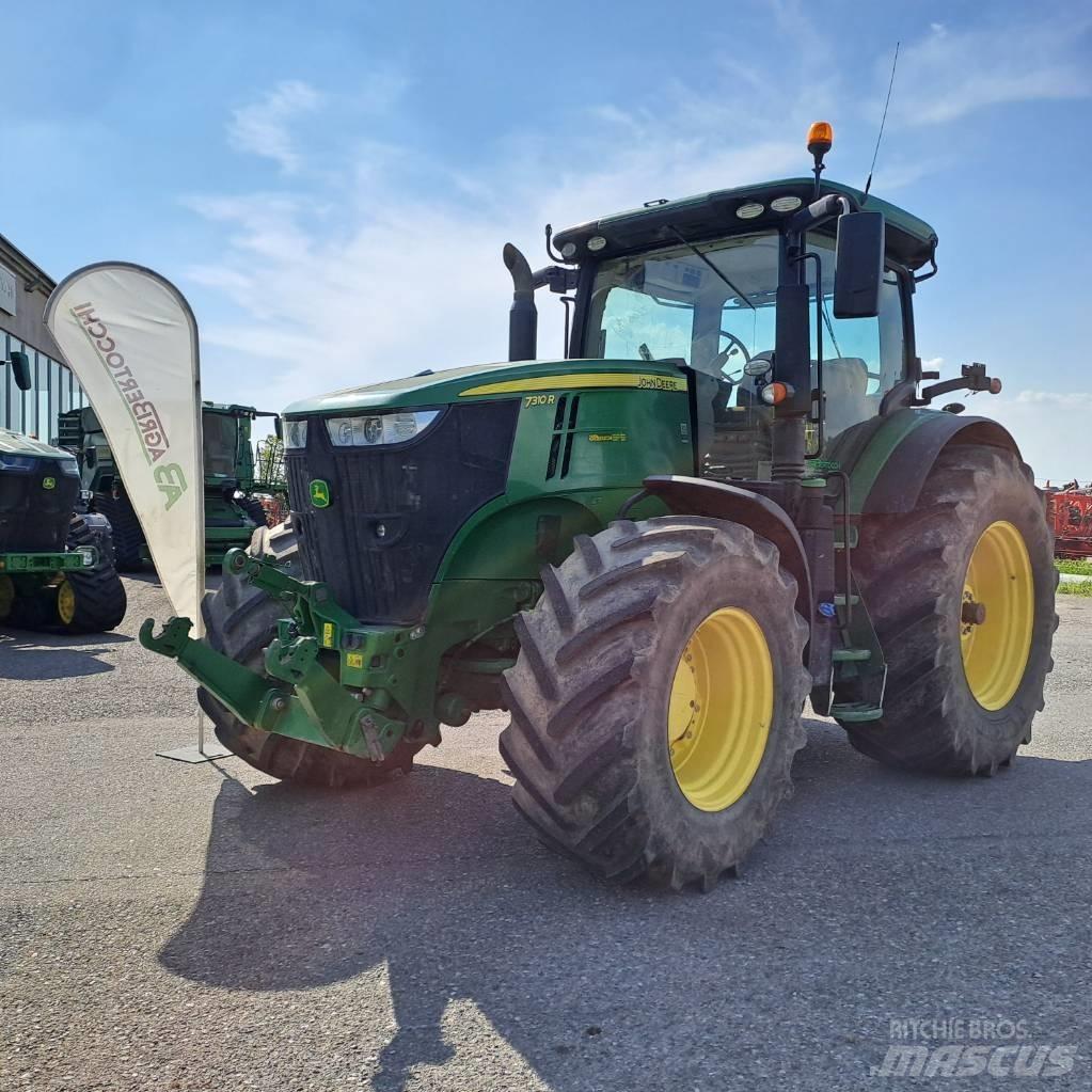 John Deere 7310 R Tractoren