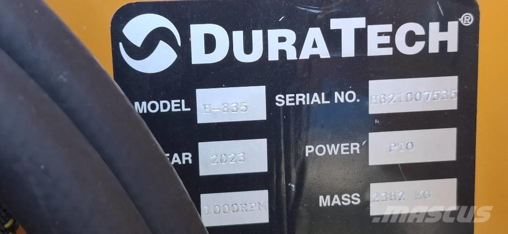 Haybuster H-835 Balenhakselaars, -snijders en -afwikkelaars