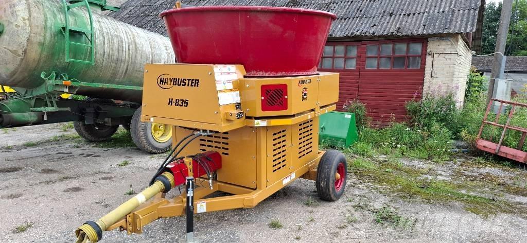 Haybuster H-835 Balenhakselaars, -snijders en -afwikkelaars