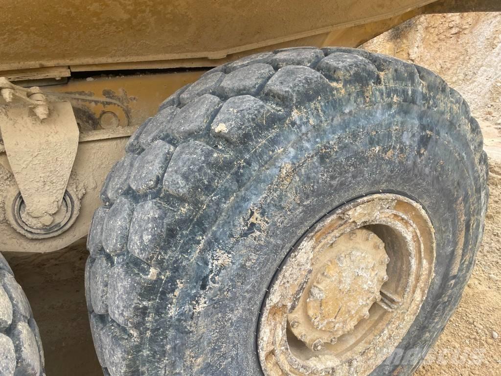 CAT 730 Knik dumptrucks