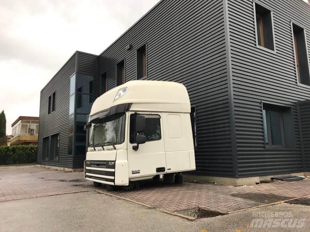 DAF XF 105 Euro 5 Cabine en interieur