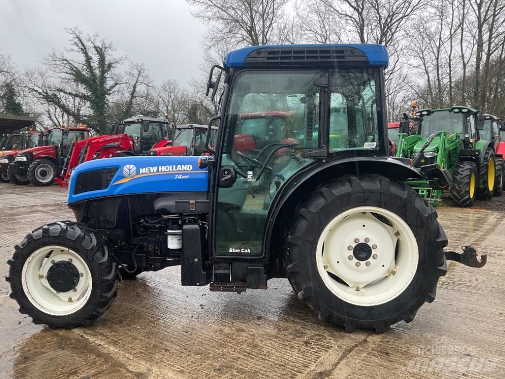 New Holland T 4.85 Tractoren