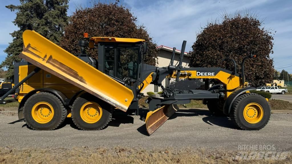John Deere 872 GP Graders