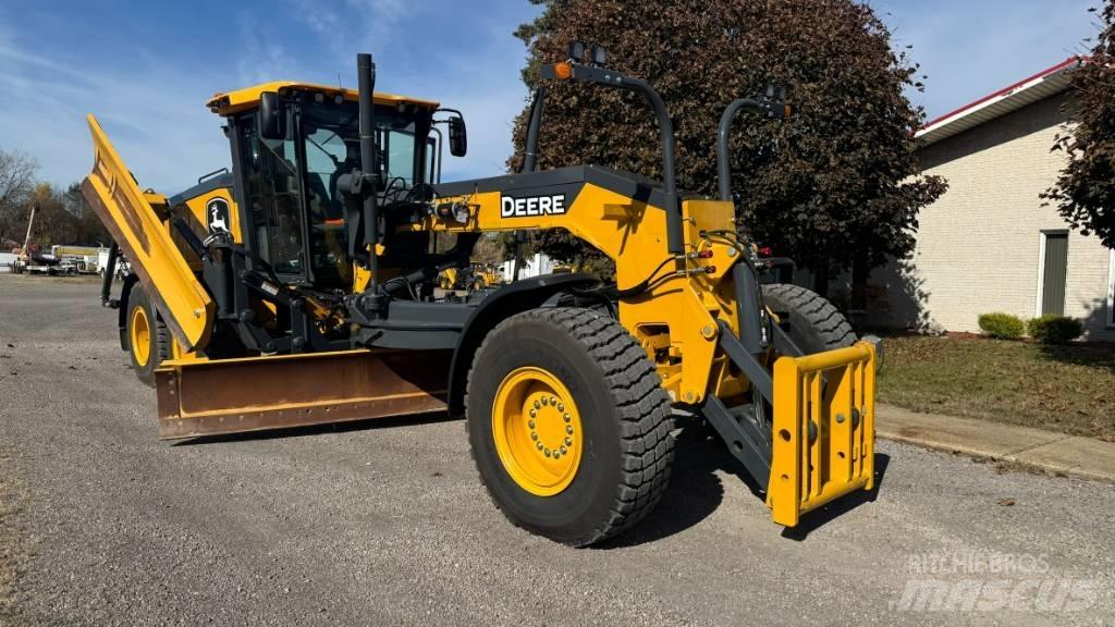John Deere 872 GP Graders