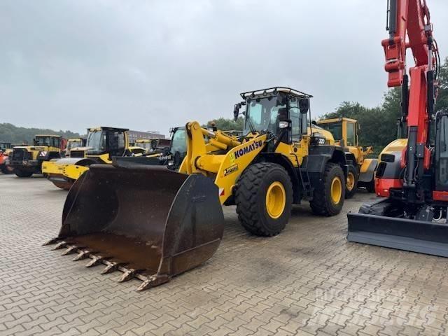 Komatsu WA 320 Wielladers