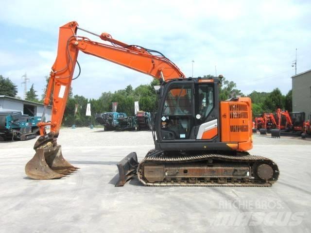 Hitachi ZX 135 US-7 Rupsgraafmachines