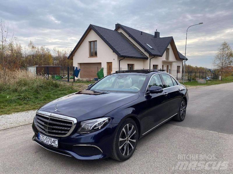 Mercedes-Benz E 300D Auto's