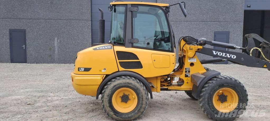 Volvo L 25 F Wielladers
