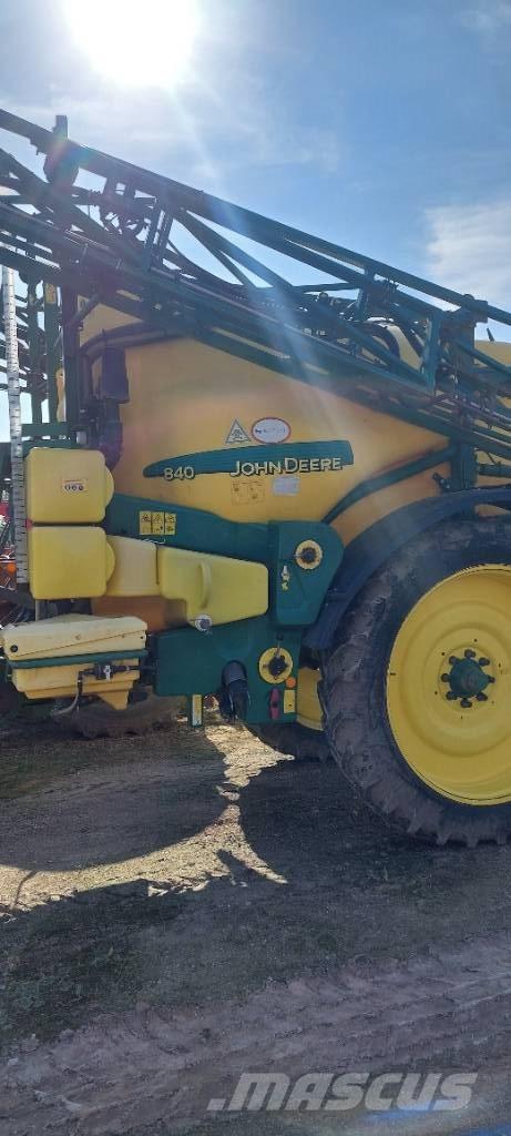 John Deere 840 Getrokken spuitmachines