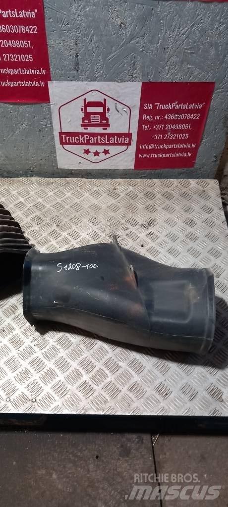Scania 94 D.    1365488 Cabine en interieur