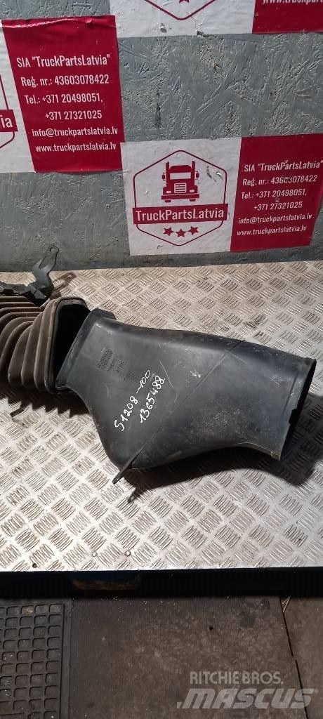 Scania 94 D.    1365488 Cabine en interieur