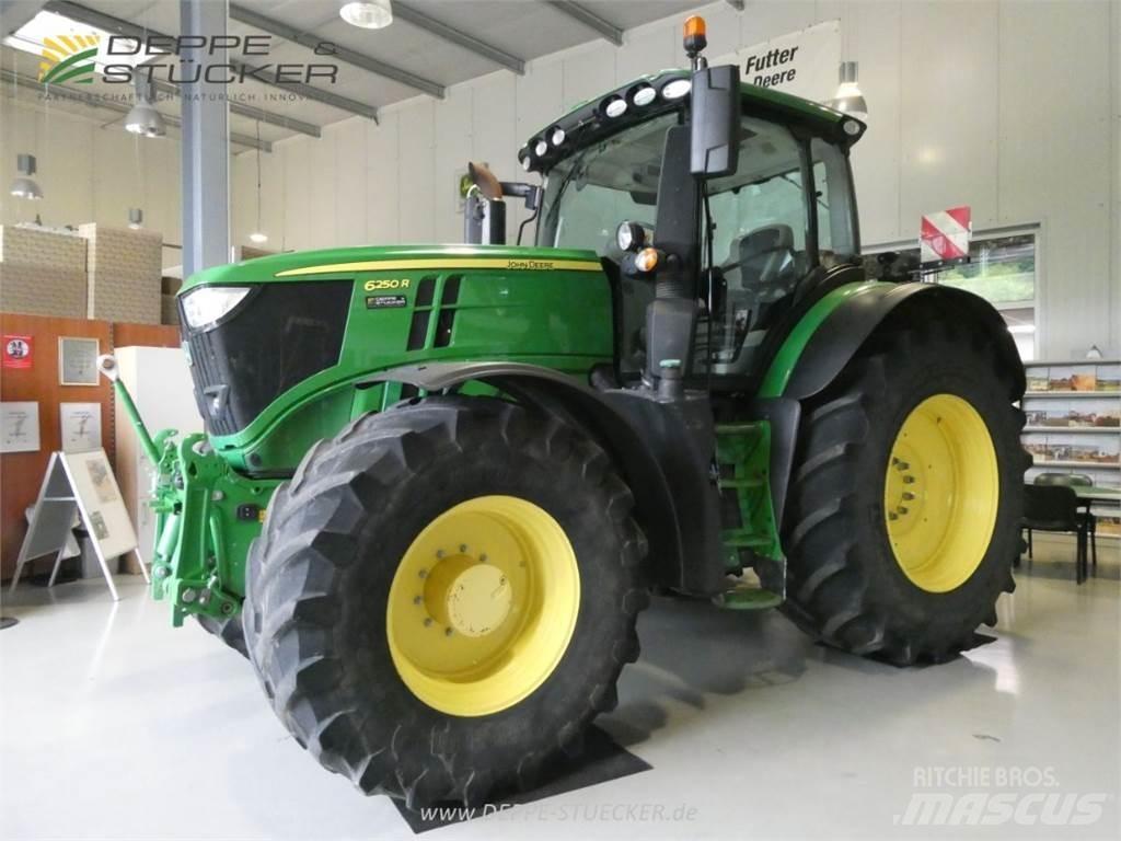John Deere 6250R Tractoren