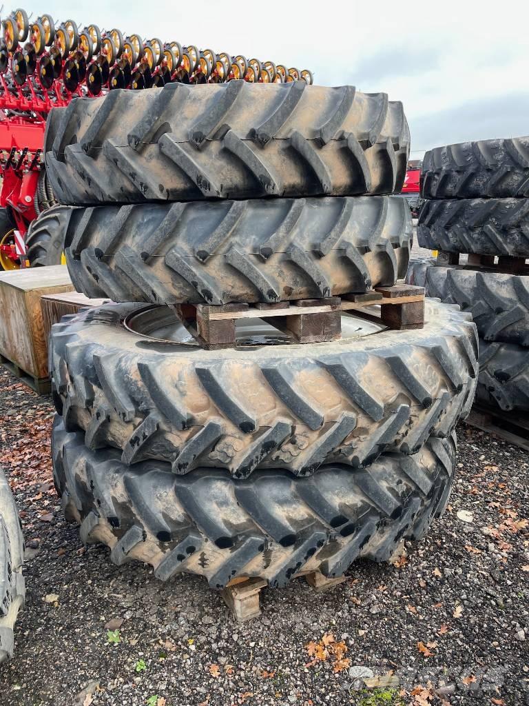 Mitas SET OF WHEELS Banden, wielen en velgen