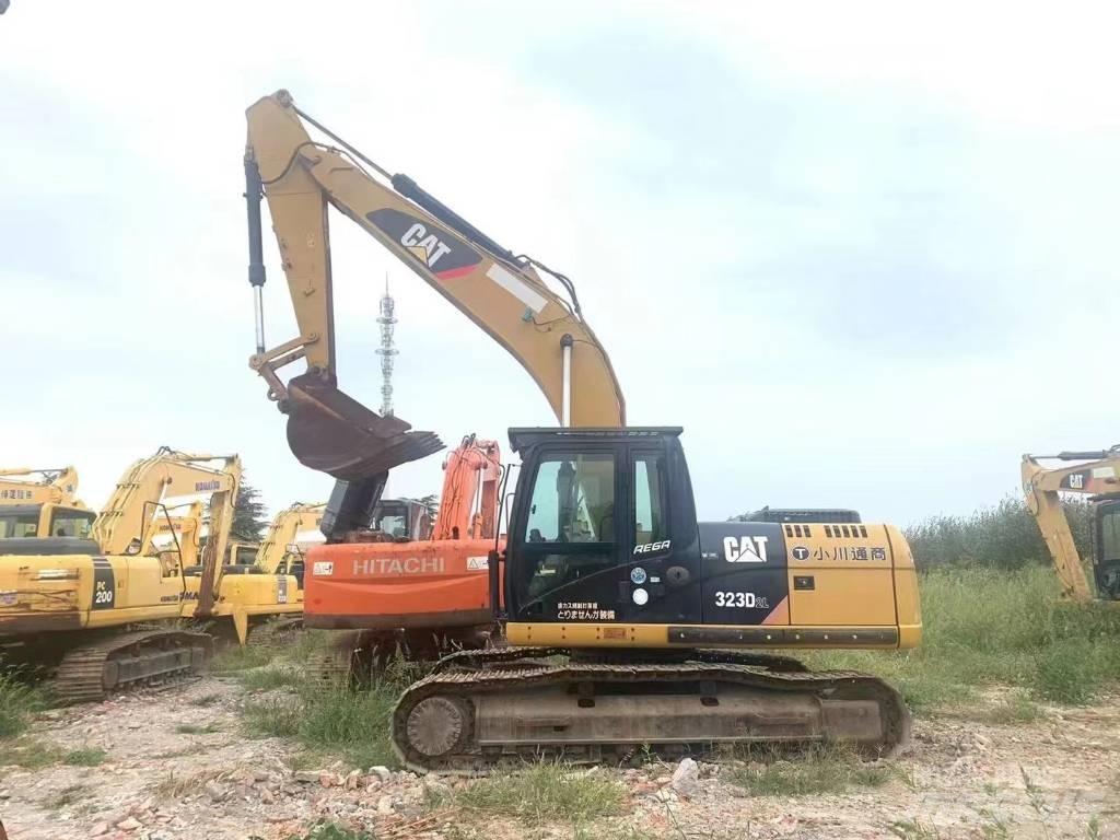 CAT 323D Rupsgraafmachines