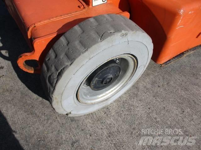 JLG E400 AJP (817) Zelfrijdende knikarm hoogwerker
