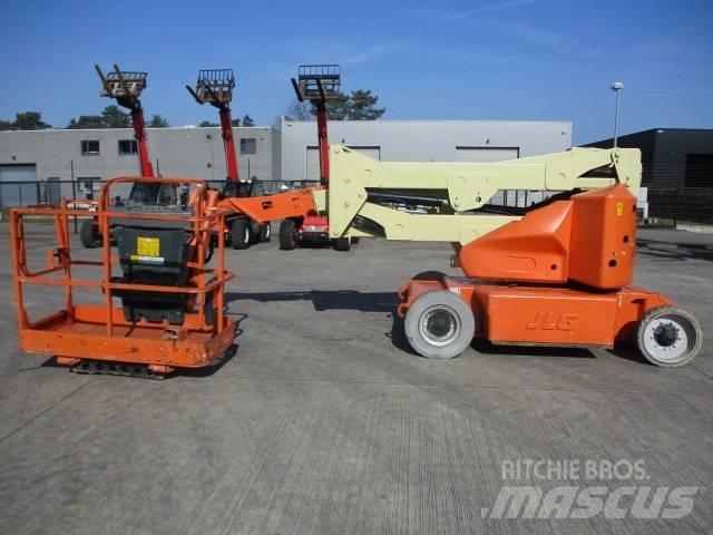 JLG E400 AJP (817) Zelfrijdende knikarm hoogwerker