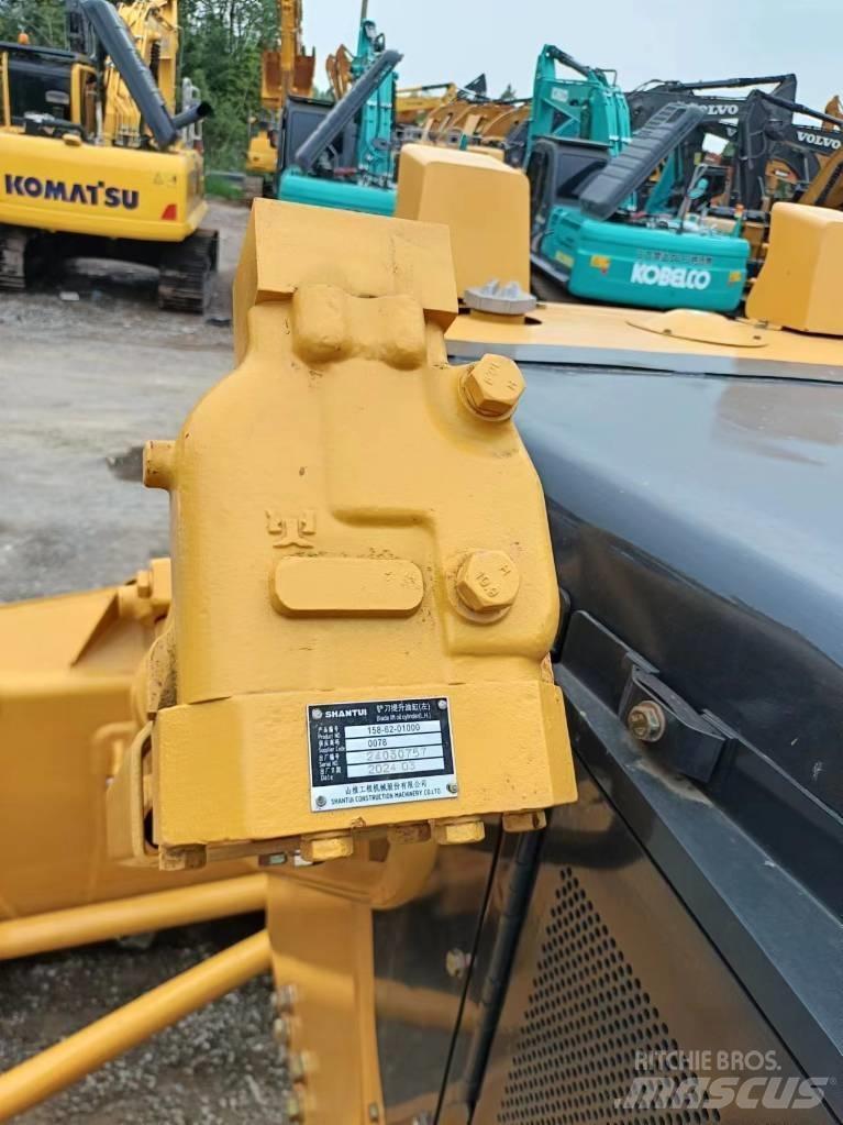 Shantui D22 Rupsdozers