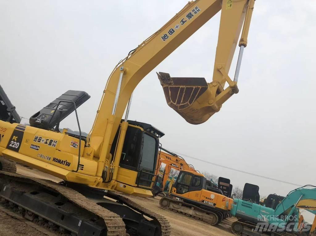 Komatsu 220-8 Rupsgraafmachines