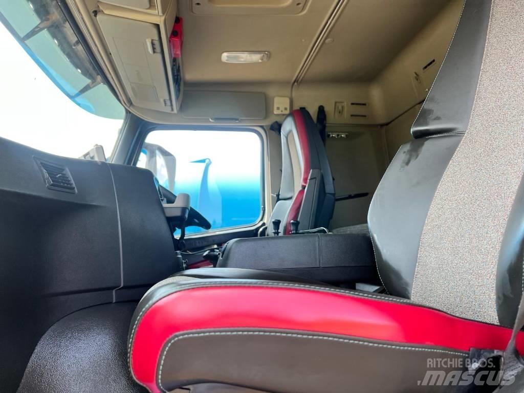 Volvo FM 500 Vrachtwagen met containersysteem
