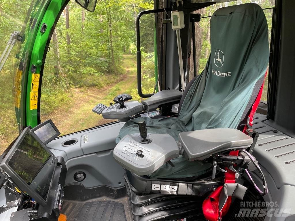 John Deere 1170G 8WD Harvesters