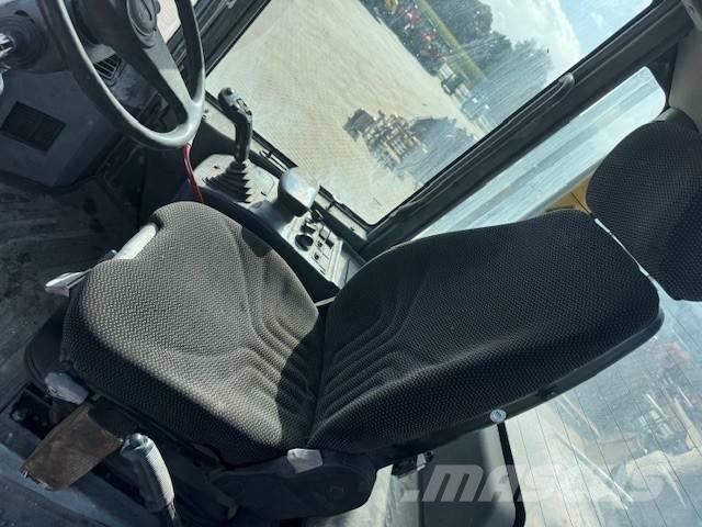 Komatsu WA 250-5 Wielladers