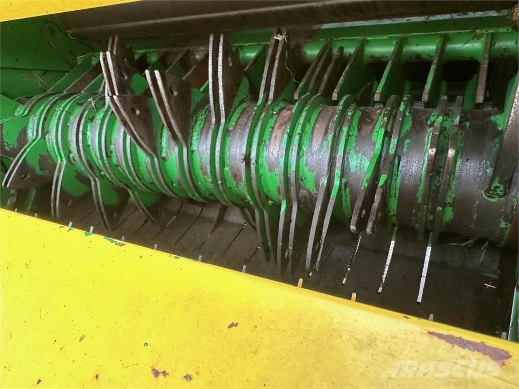 John Deere 575 Ronde-balenpersen