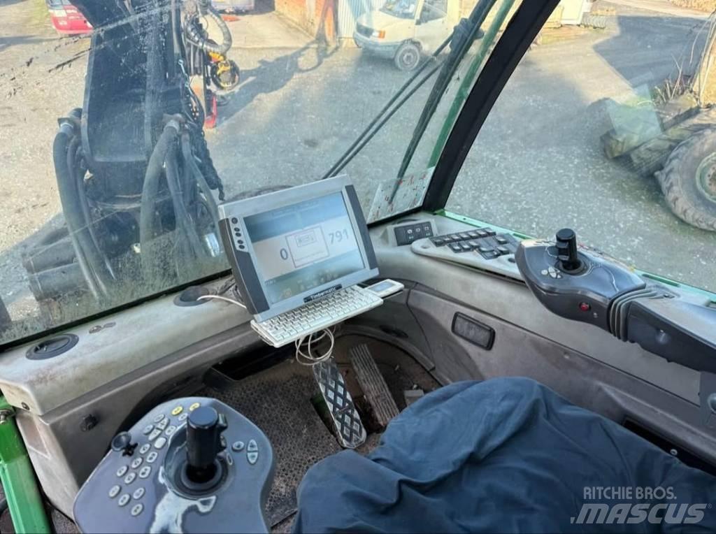 John Deere 1470 D Harvesters