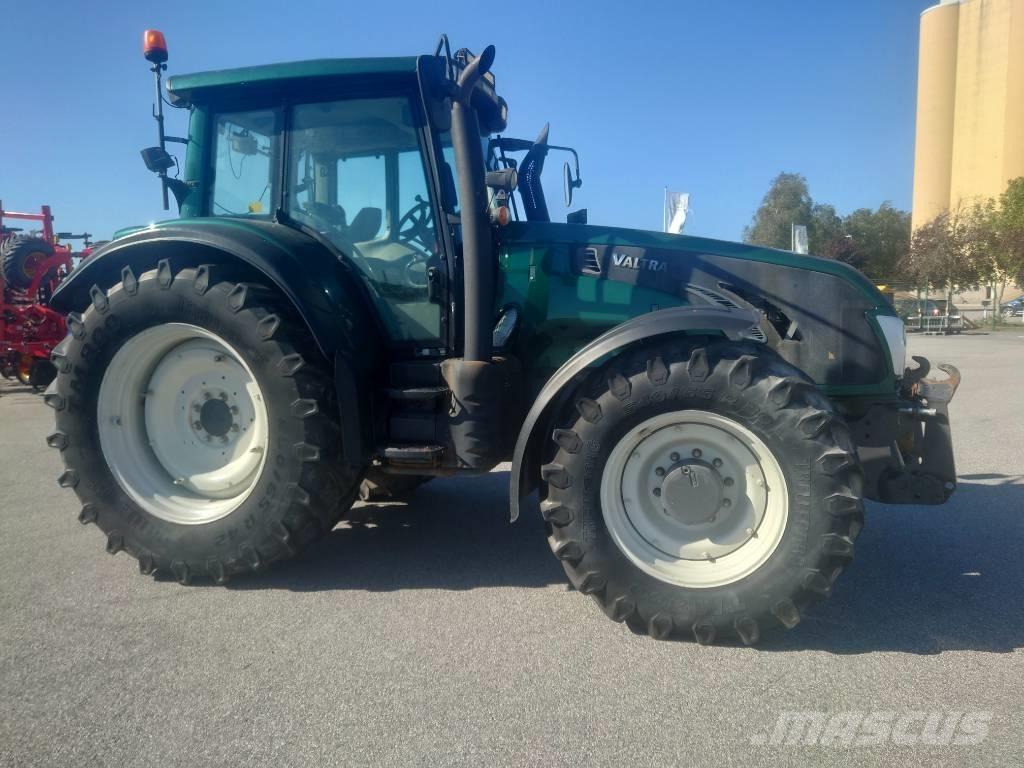 Valtra T 213 V Tractoren