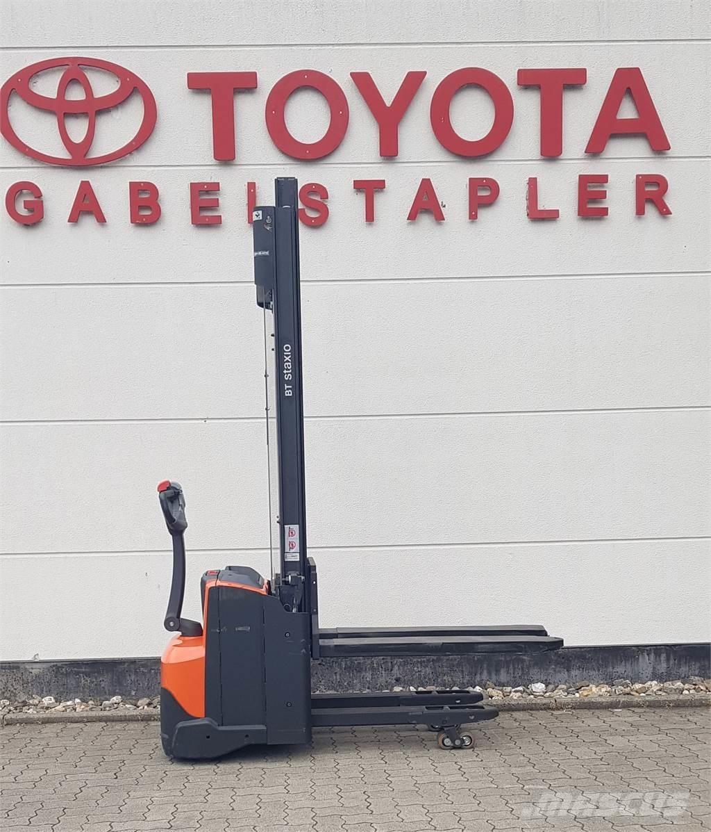 Toyota SWE120L Meeloop stapelaar