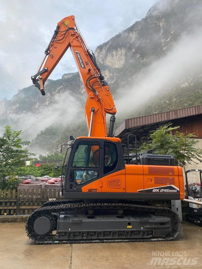 Develon DX 245 NHD-7 Rupsgraafmachines