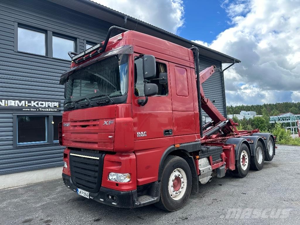 DAF XF105.410 8x2 Vrachtwagen met containersysteem