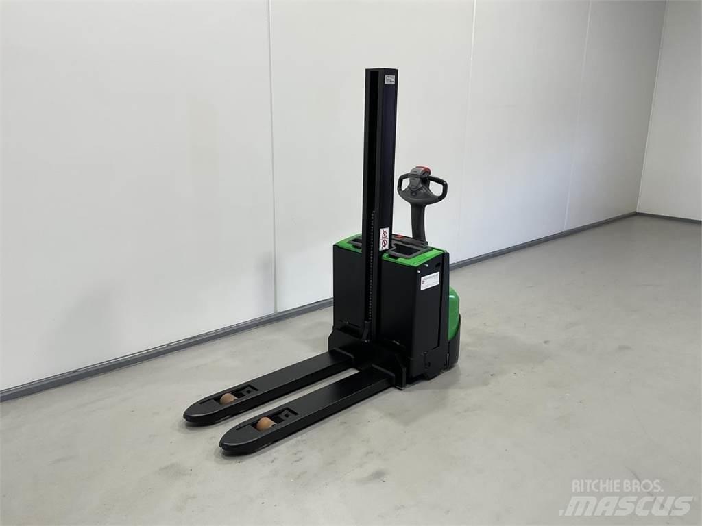 Cesab S208L Zelfrijdende stapelaars